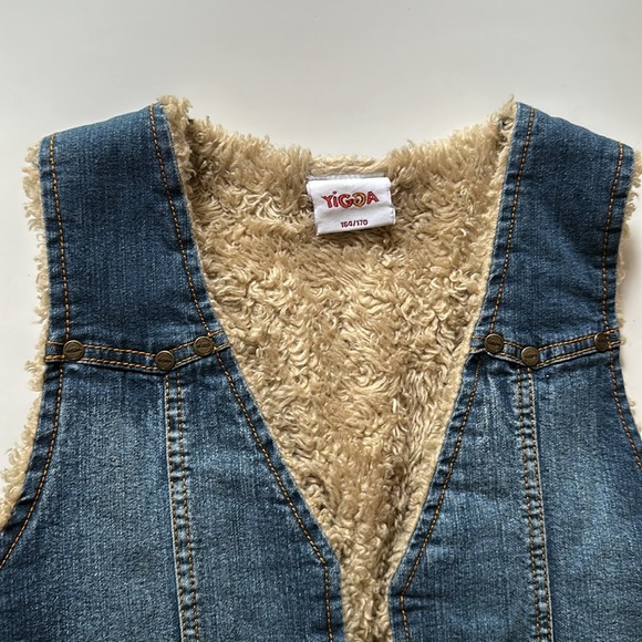 YIGGA Denim Vest/Faux Fur inside - Picture 2 of 9